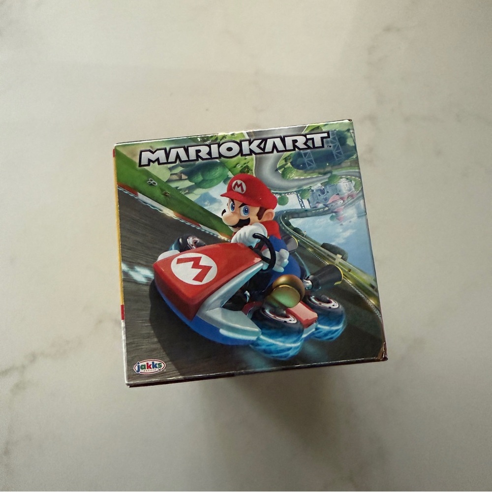 Mario Kart Spin Out Figure Set with Banana Accessory – Jakks Pacific - Picture 4 of 5